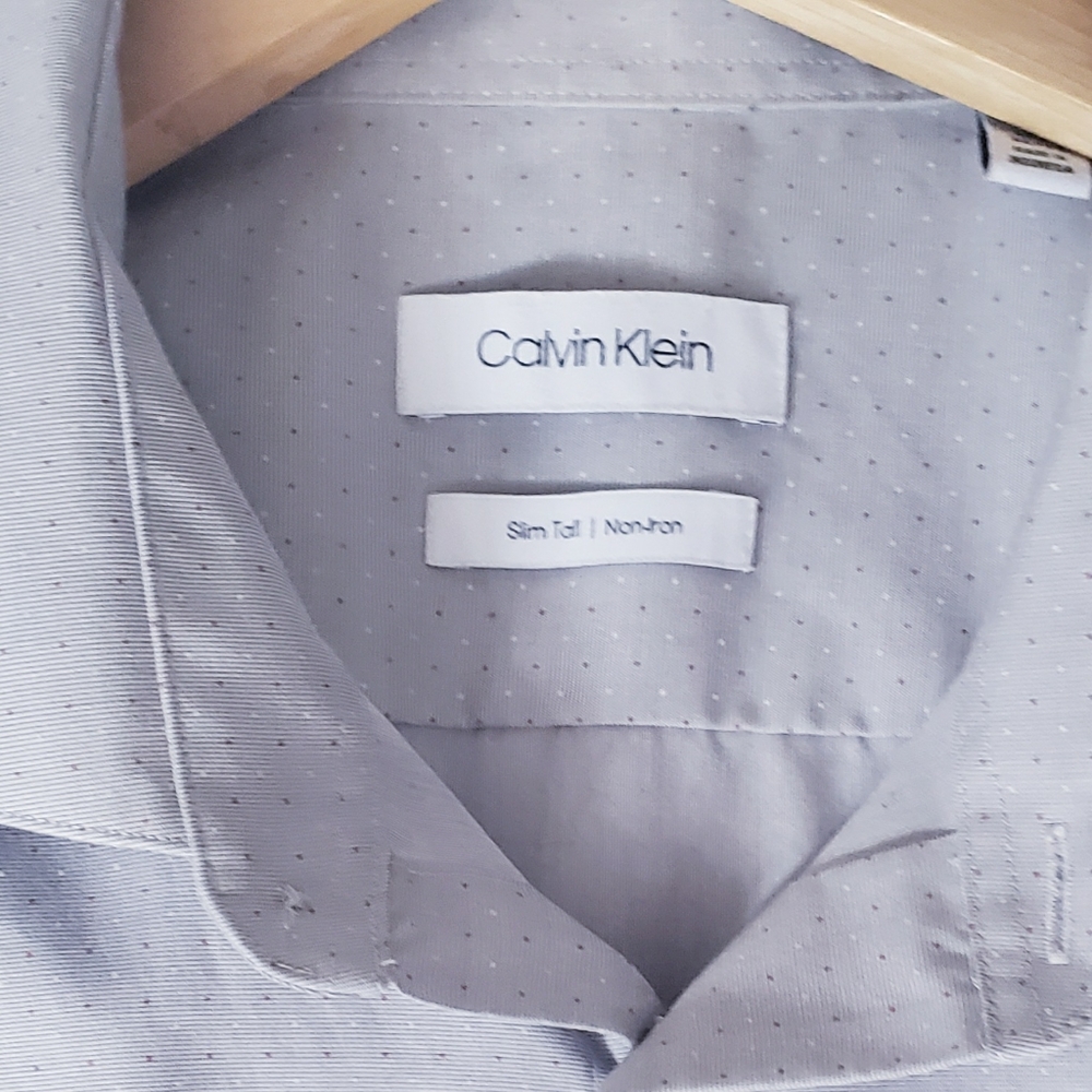 Calvin Klein button down no-iron Sz 17 3/4  36/37